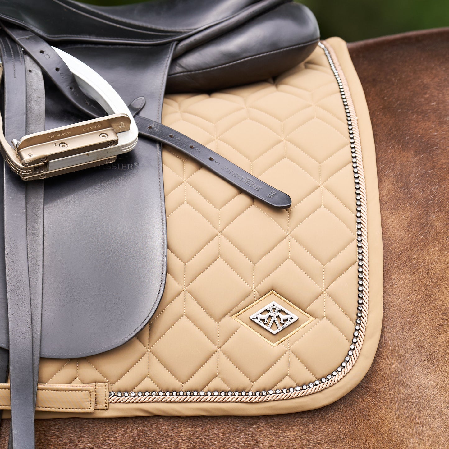 Saddlepad Classic GP, quiltat hoppschabrak, flera färger