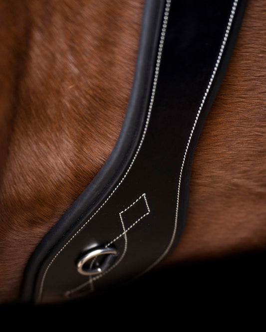 Dressage Girth Legacy, anatomisk dressyrgjord läder