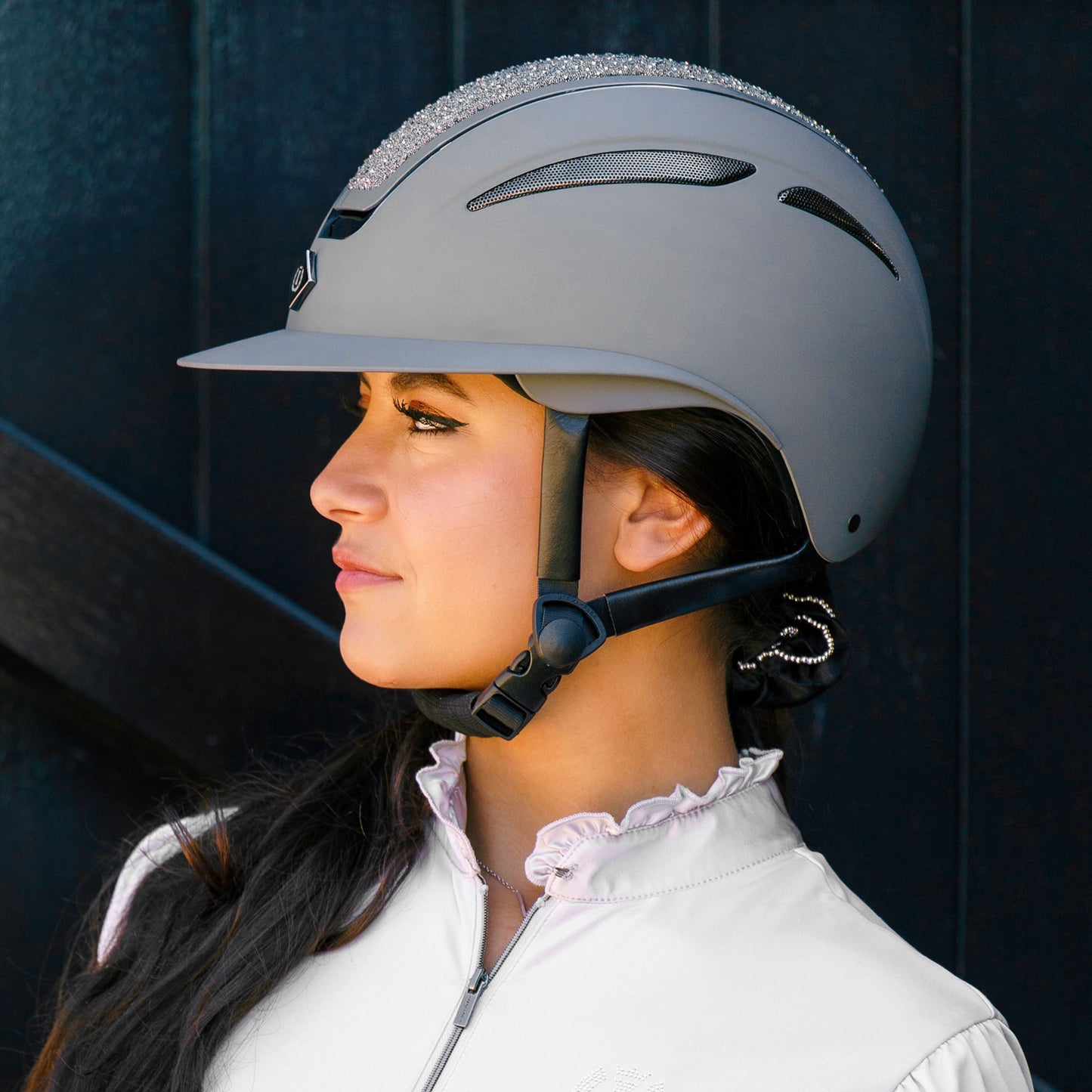 Olania Deluxe big visor, snygg ridhjälm med bred skärm, flera färger