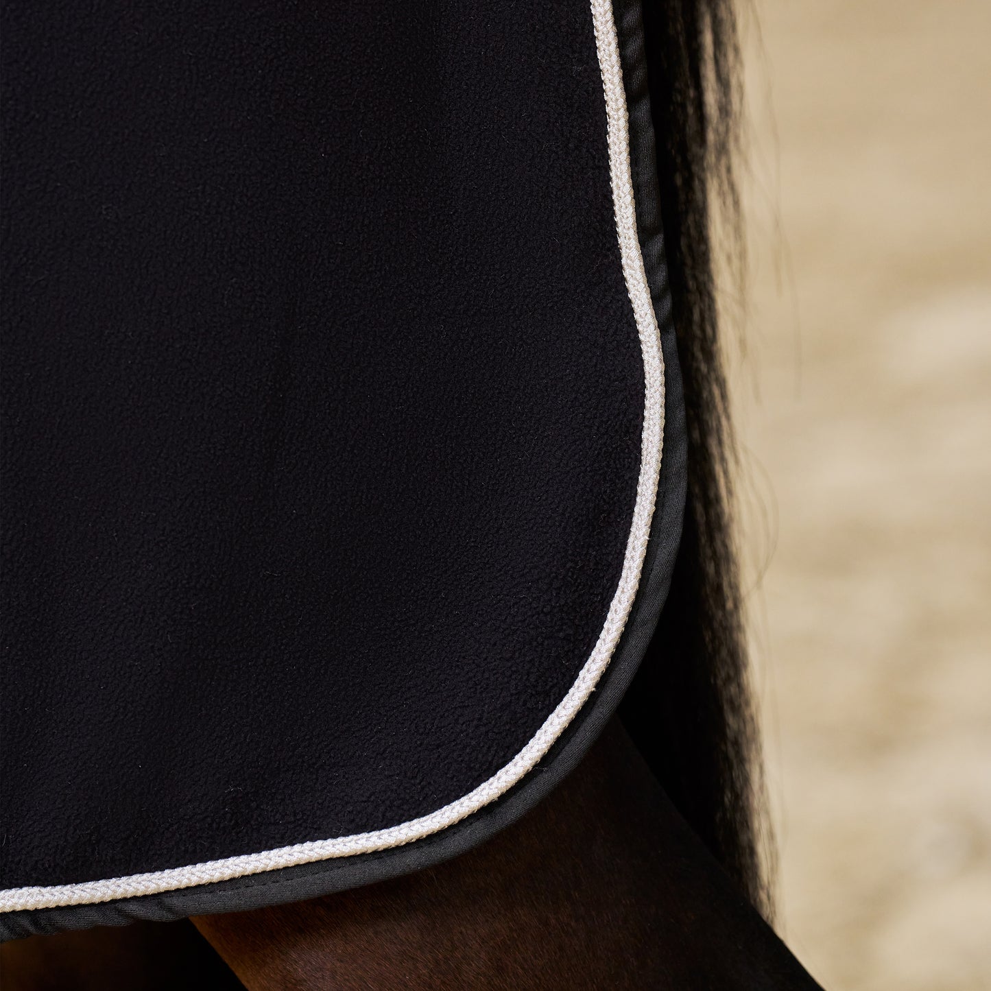 Fleece blanket Essential, lyxigt fleecetäcke, flera färger