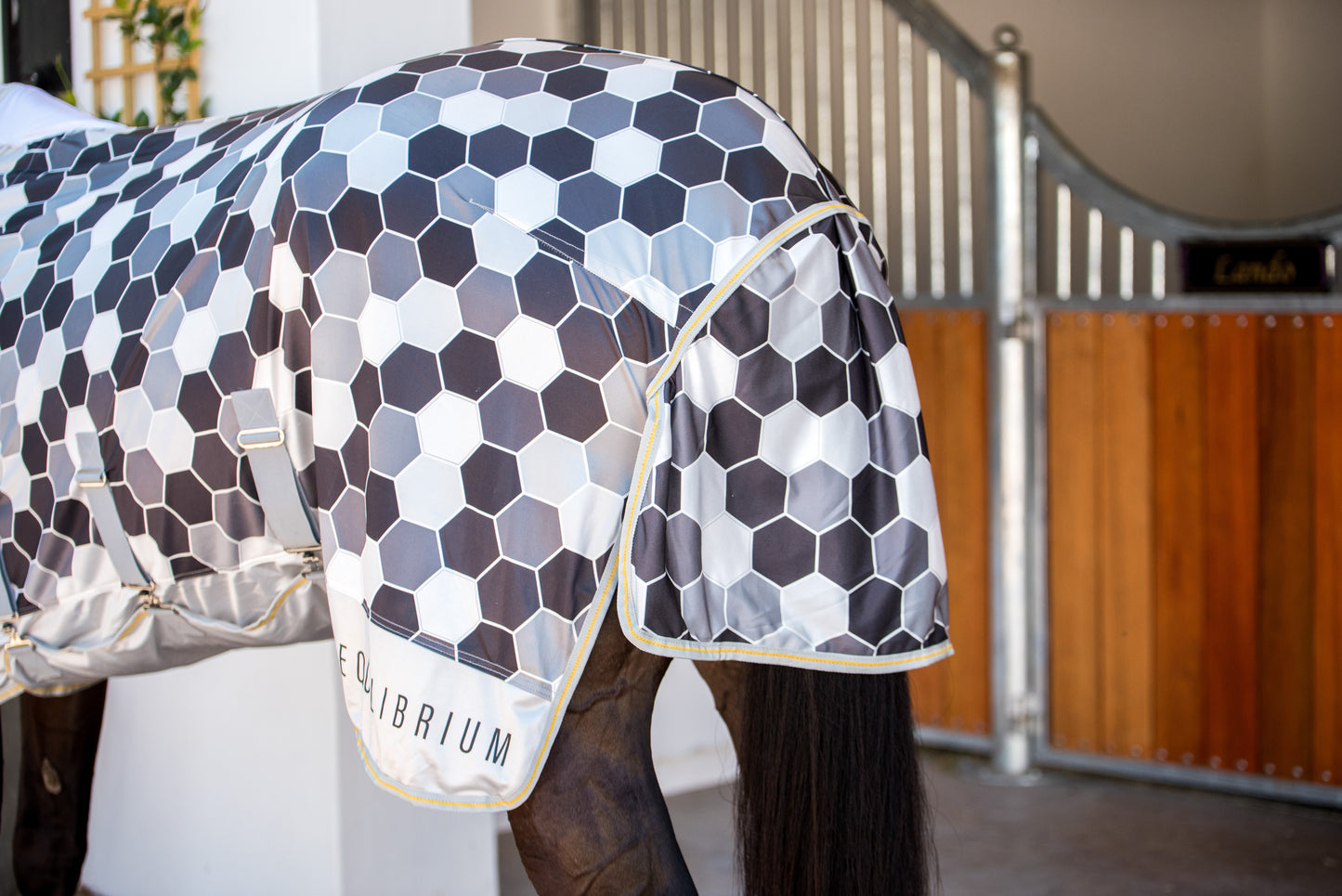 Equilibrium Field Relief Fly Rug, flugtäcke med mönster som repellerar insekter