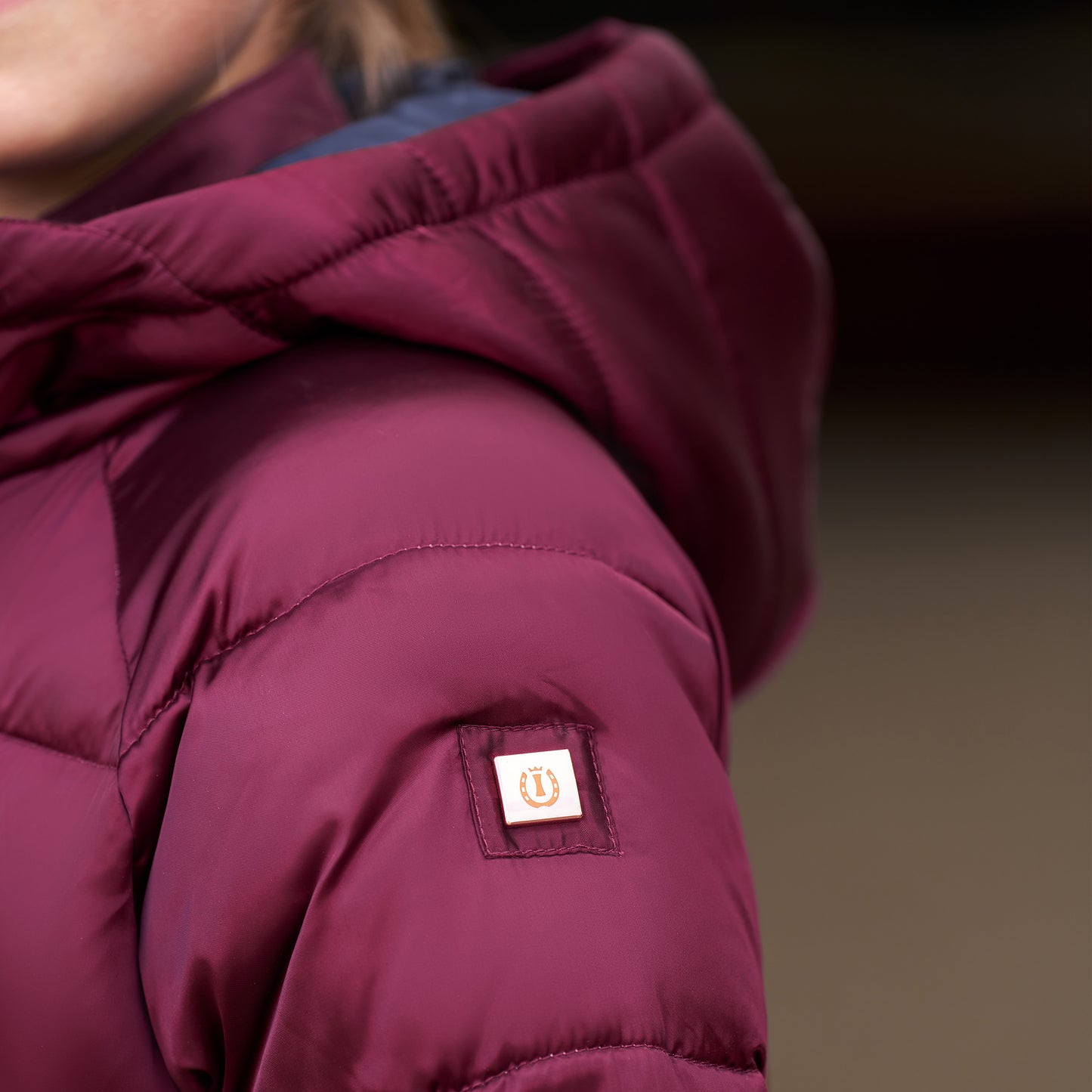 Kids Puffer Jacket Bodie, vadderad ridkappa med luva för barn junior, flera färger