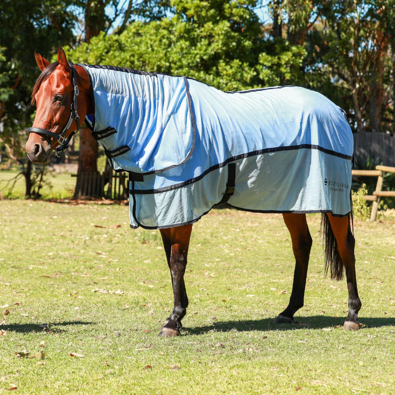 Quick Chill Rug with neck, kyltäcke som svalkar din häst!