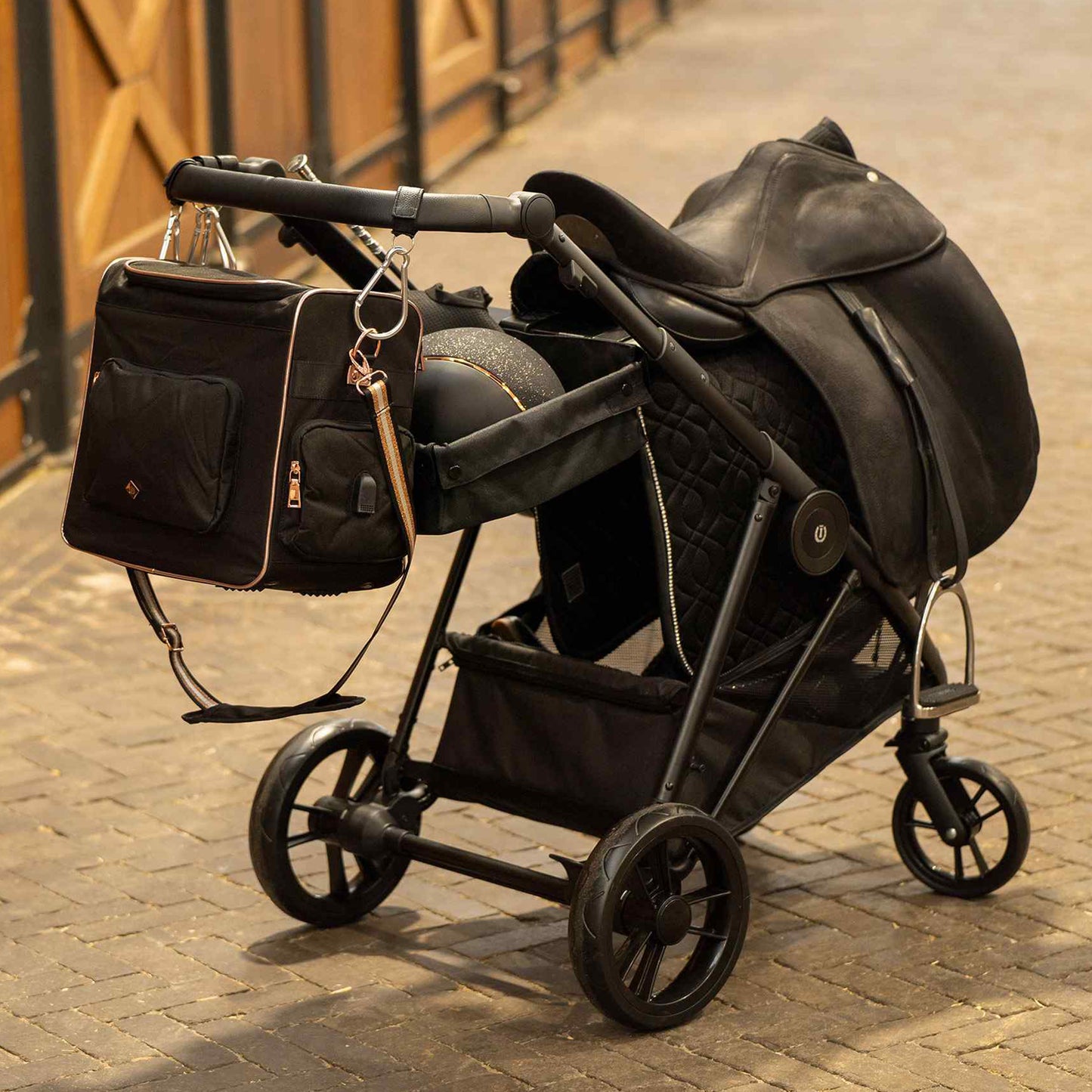 Imperial Riding Grooming Bag Shimmer & Shine, ryktväska med stil och finesser