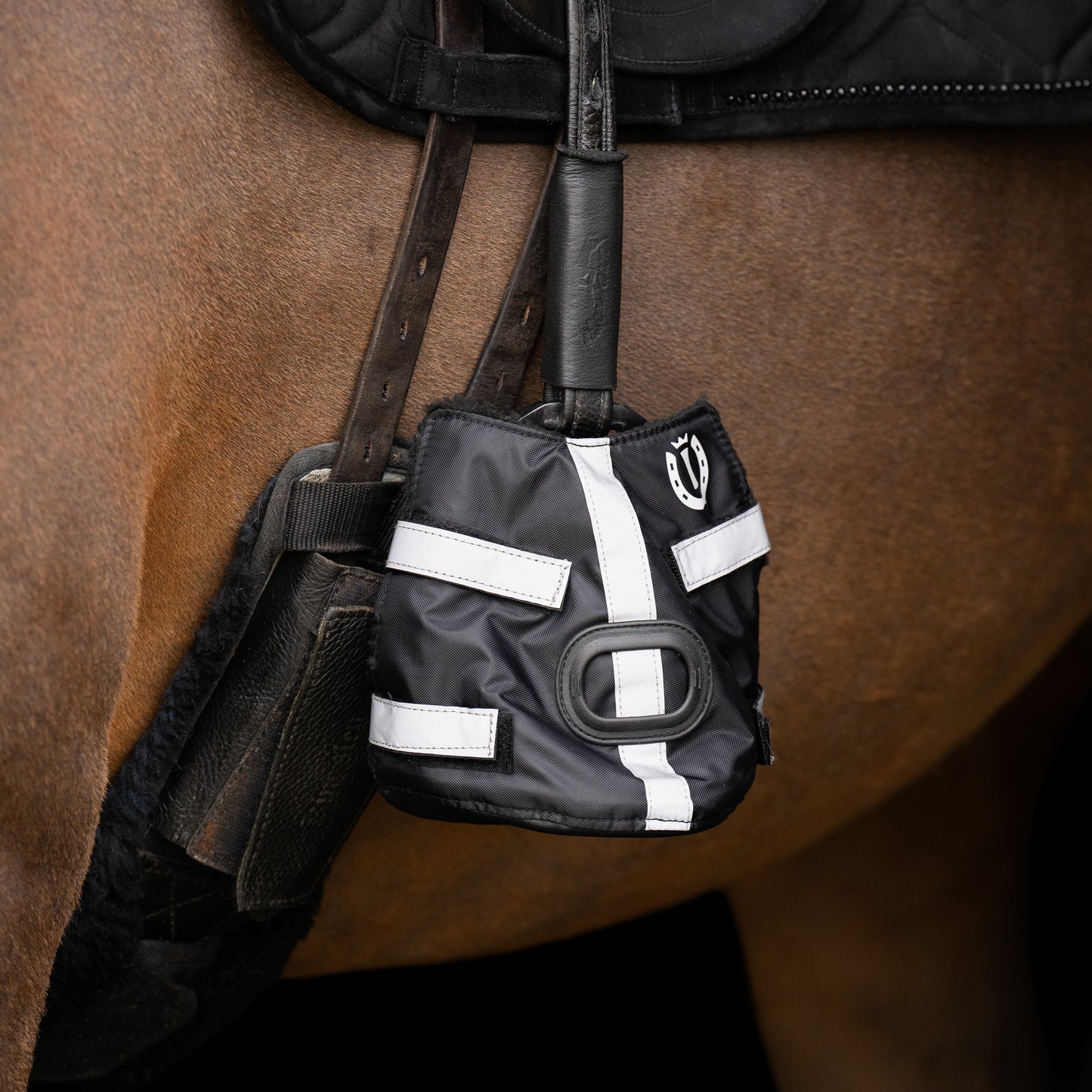 Stirrup toe warmer Luminous, reflekterande tåvärmare med LED-ljus