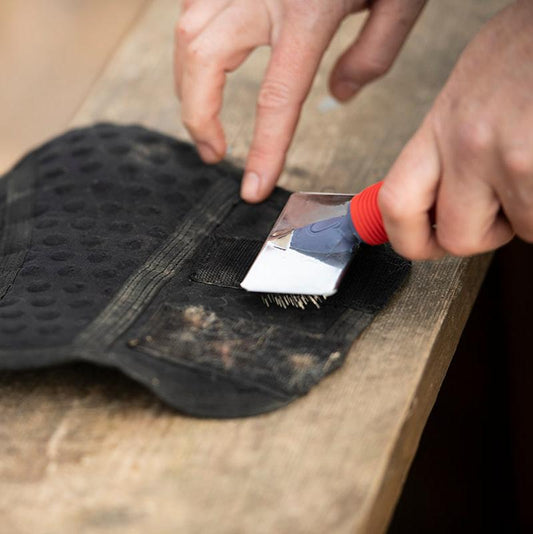 Hook Cleaner Brush, rengör bla kardborrefästen, flera färger