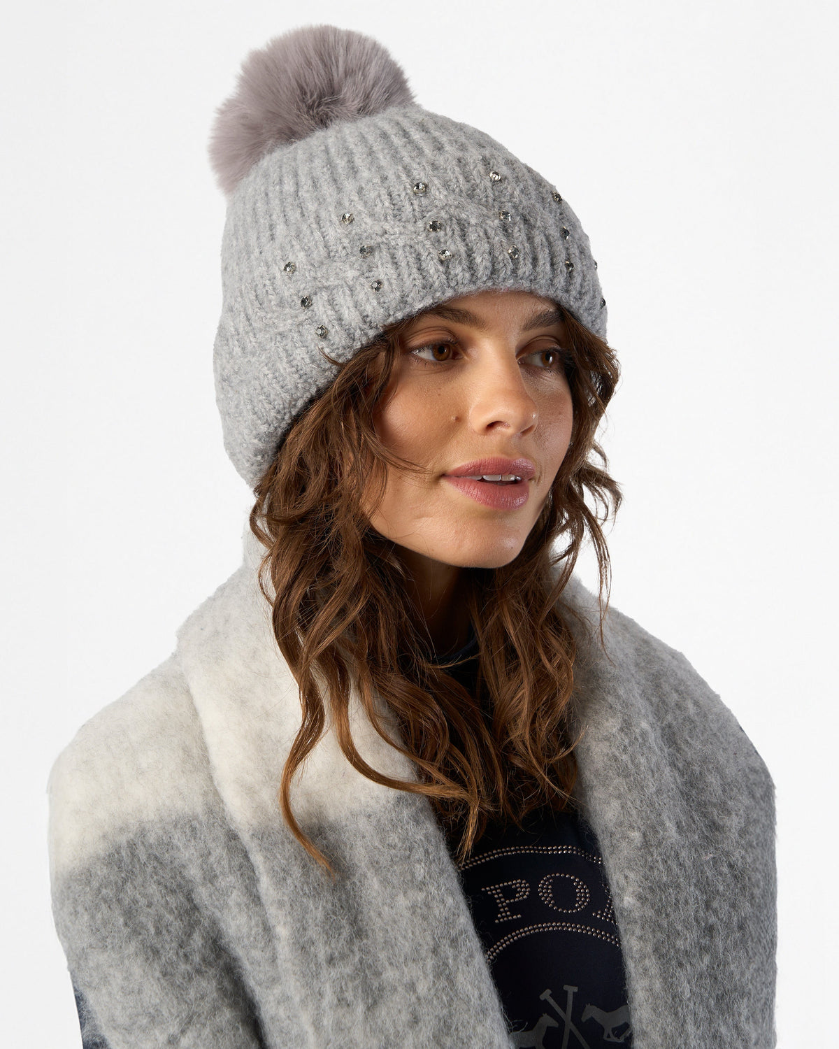 Beanie Nova, stickad avtagbar fuskpälstofs