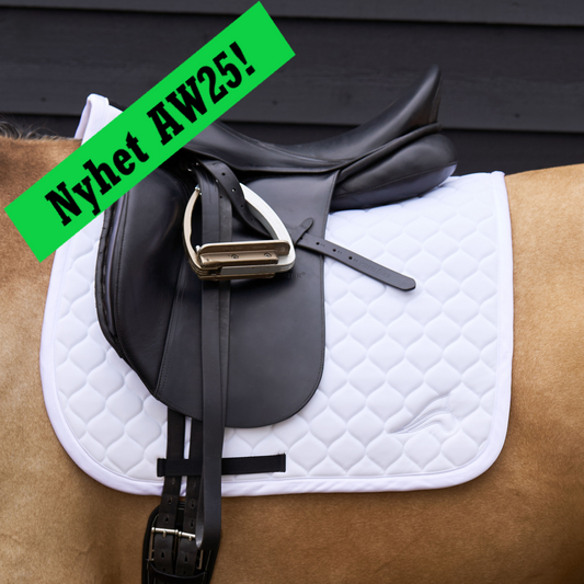 Saddlepad Coco, stilrent dressyrschabrak, flera färger