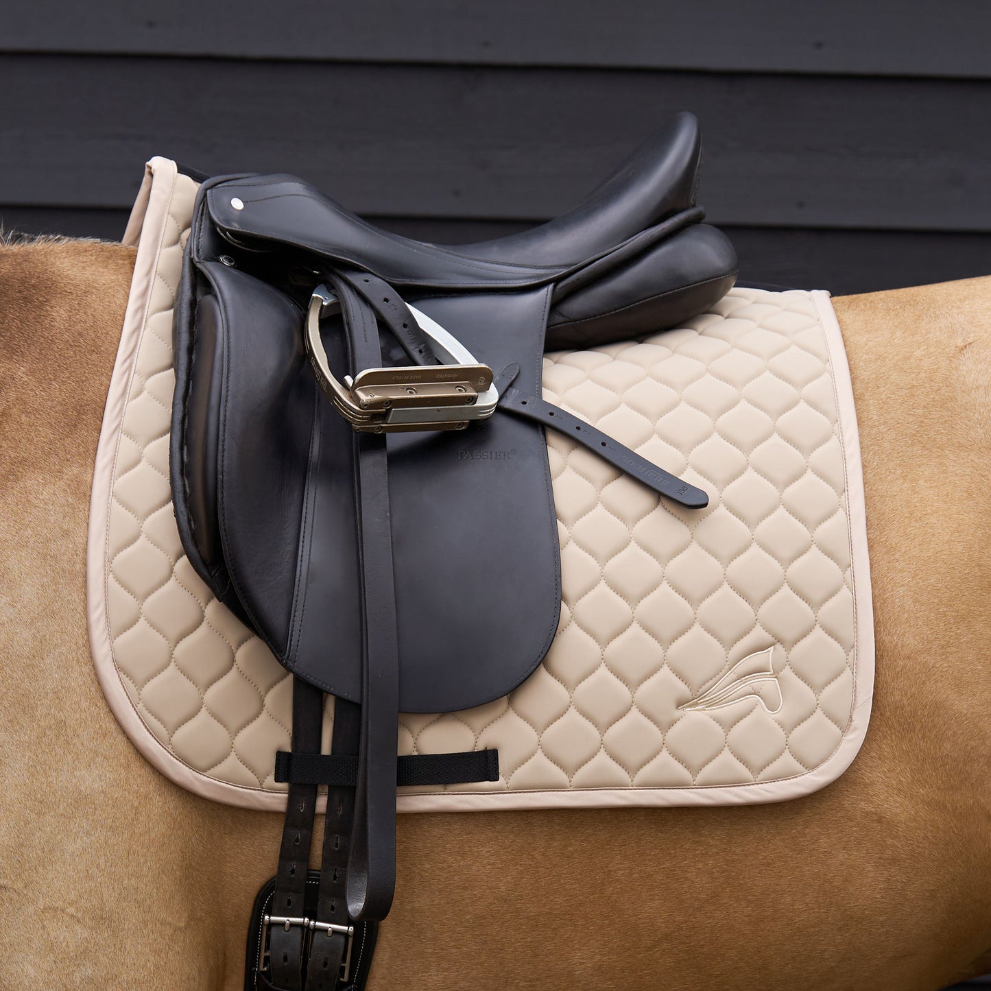 Euro-Star Saddlepad Coco, stilrent dressyrschabrak