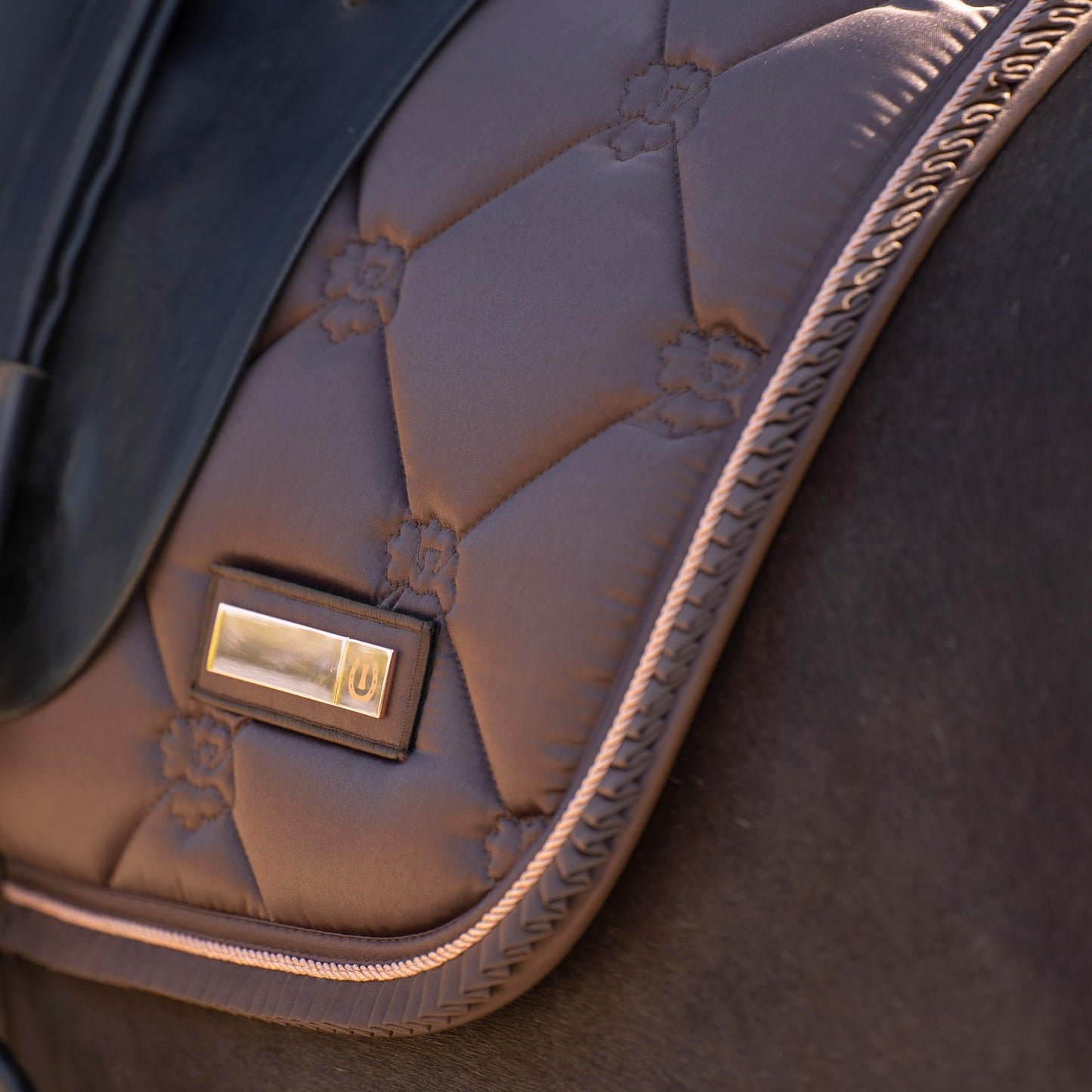 Imperial Riding Saddlepad Lovely DR, dressyrschabrak med quiltat mönster