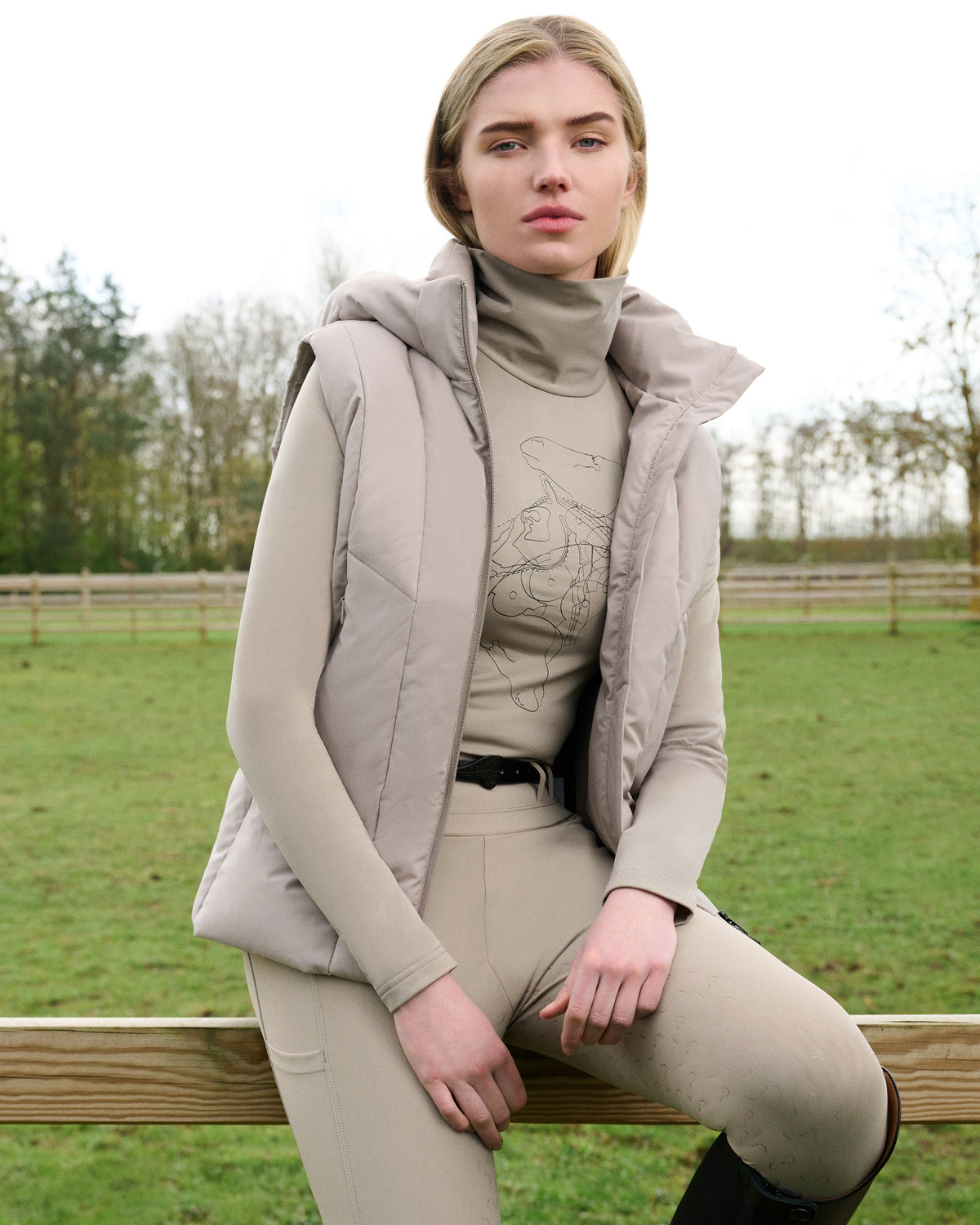 Bodywarmer Ayla, ridväst avtagbar huva