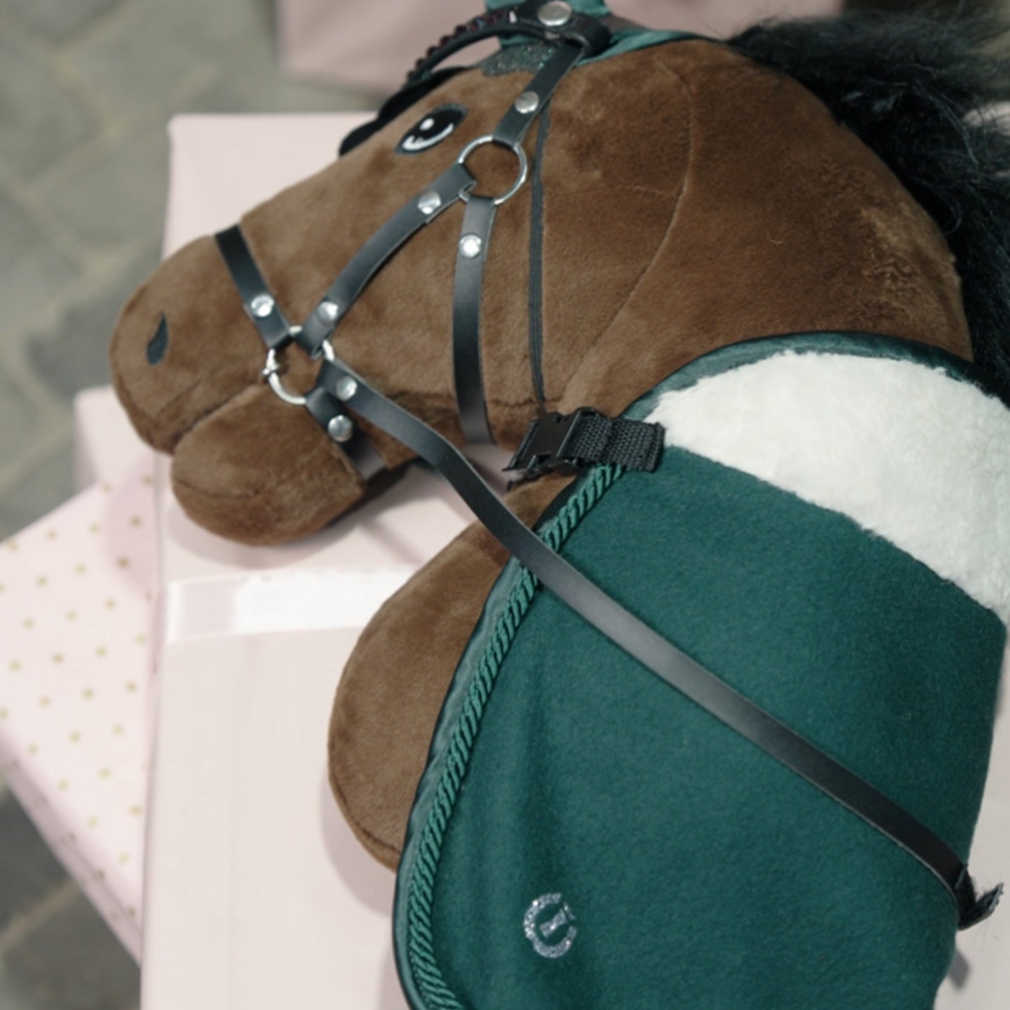 Hobby Horse fleece blanket Free Spirit, fleecetäcke för käpphäst, flera färger