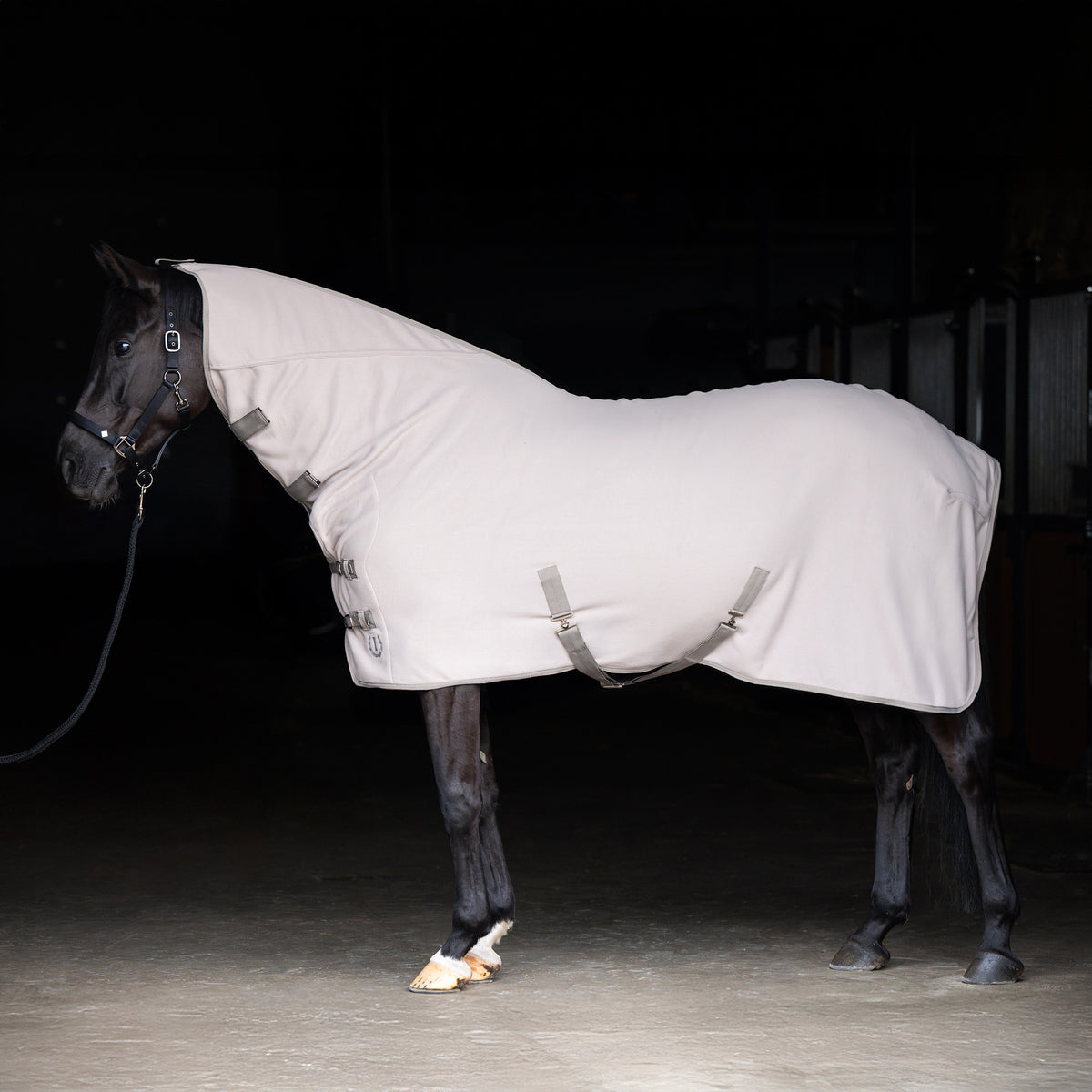 Fleece Blanket Fundamental with neck, fleecetäcke med hals