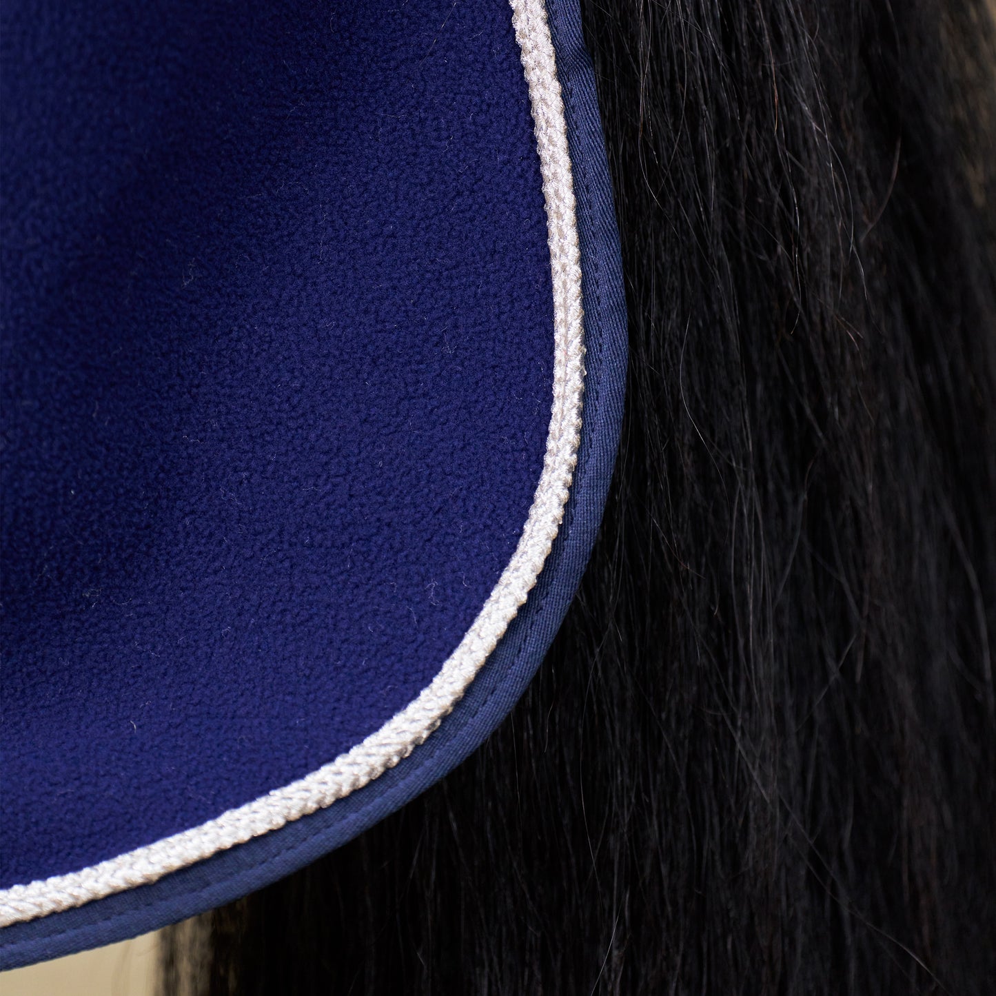 Fleece blanket Essential, lyxigt fleecetäcke, flera färger