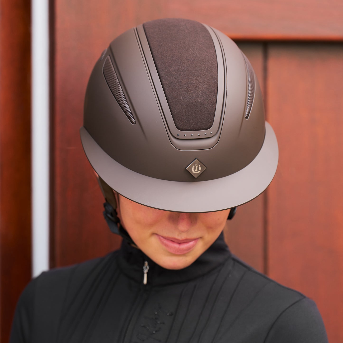 Olania Deluxe big visor, snygg ridhjälm med bred skärm, flera färger