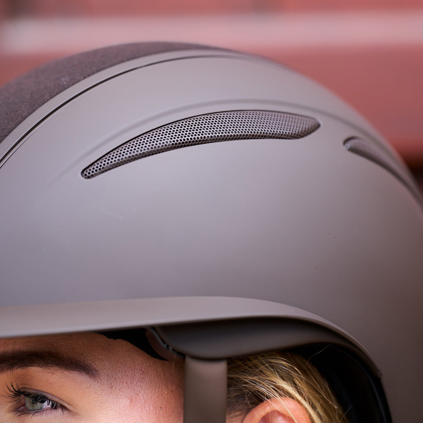 Olania Deluxe big visor, snygg ridhjälm med bred skärm, flera färger