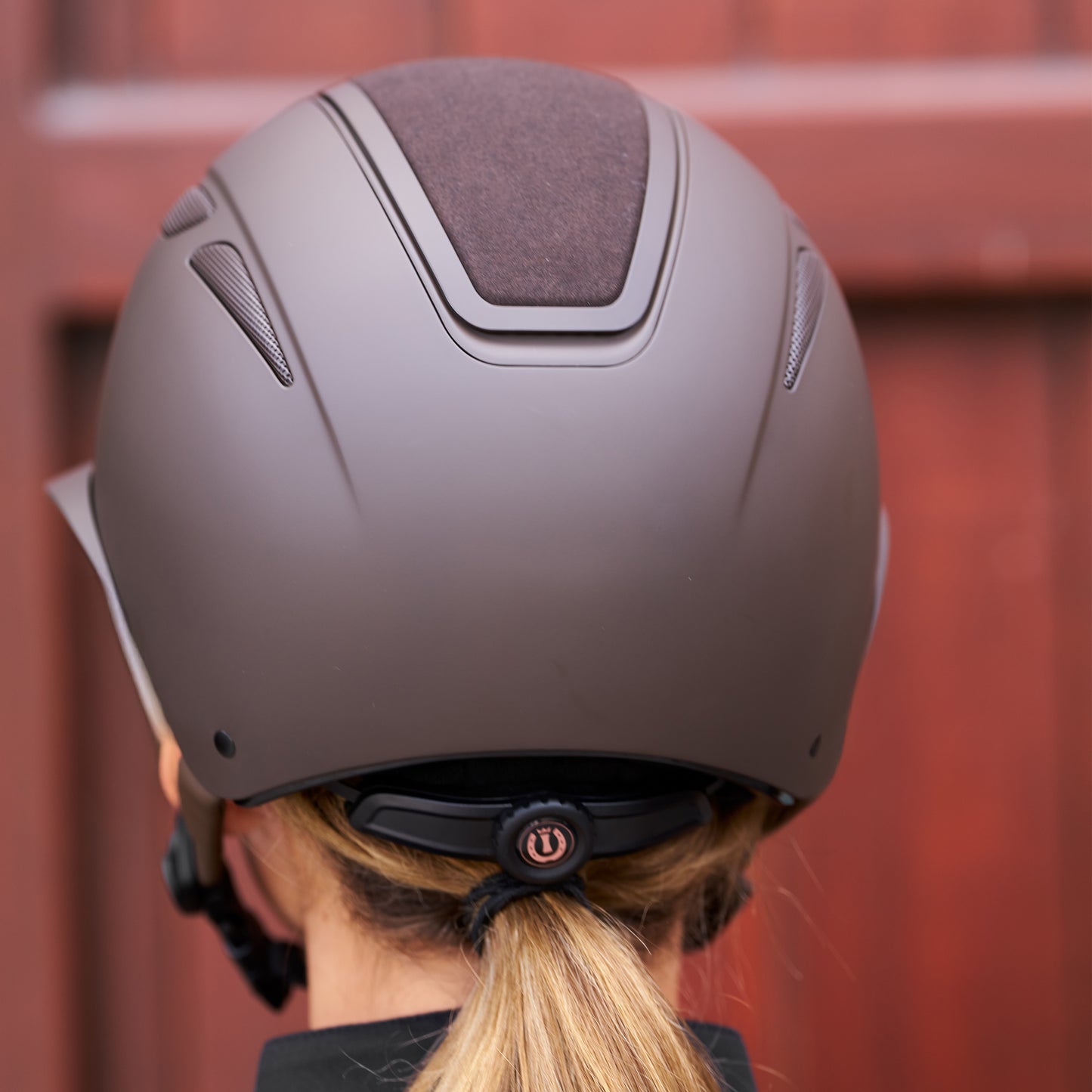 Olania Deluxe big visor, snygg ridhjälm med bred skärm, flera färger