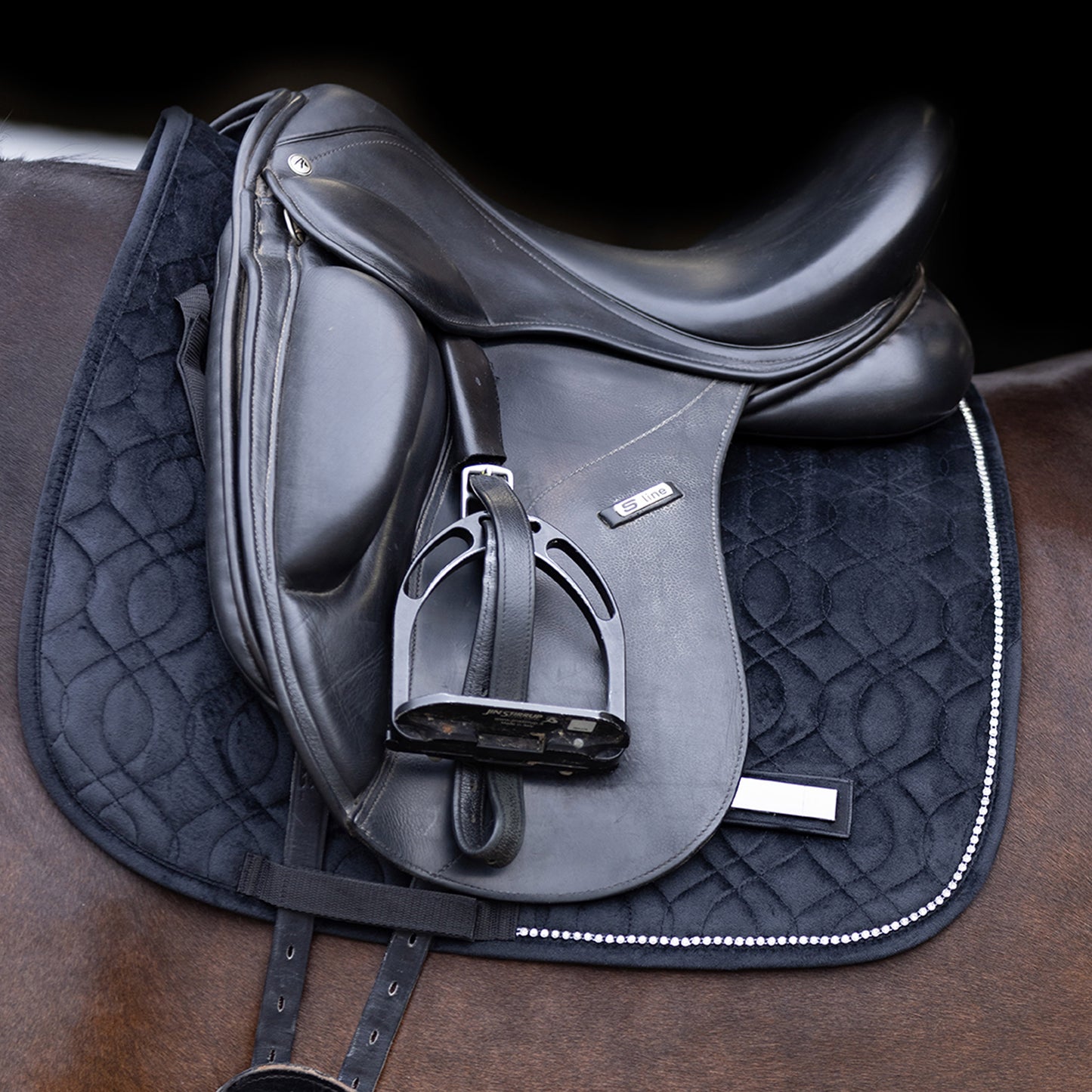 Imperial Riding Saddlepad Sky DR, dressyrschabrak med quiltat mönster