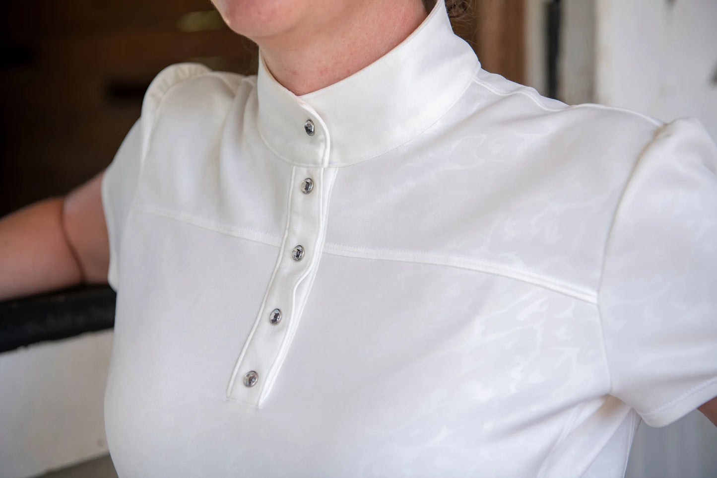 Fits Off-White Showshirt, mjuk och stretchig kortärmad tävlingsskjorta